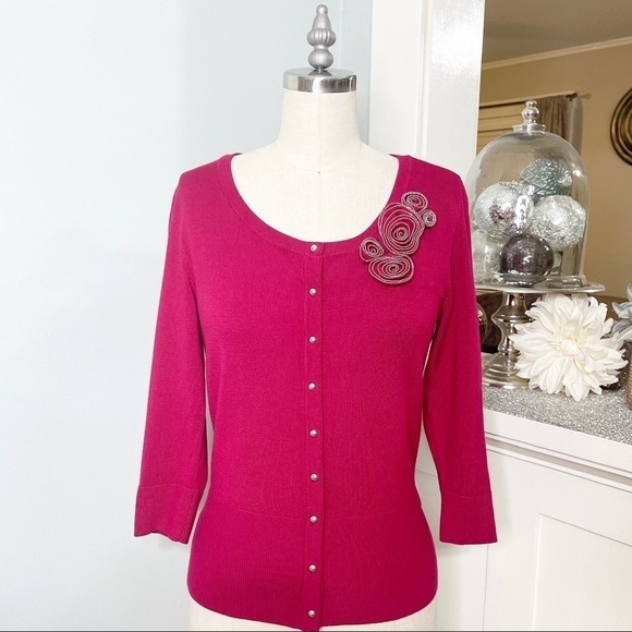 White House Black Market Pink Rose Sweater Cardigan - Picture 2 of 12